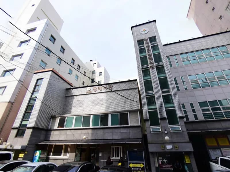 부산광역시 동래구 미남로146번길 11 (온천동, 광혜병원장례식장) 장례식장 외관 전경 및 주차장 상세 사진 1