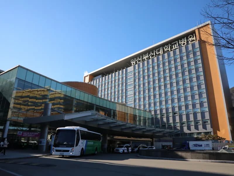 보람상조개발(주)양산부산대병원장례식장 장례식장 외관 전경 및 주차장 상세 사진 1
