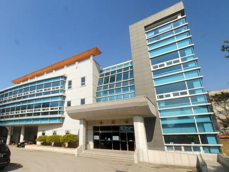 동해병원장례식장 장례식장 외관 전경 및 주차장 상세 사진 1
