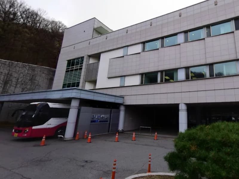 분당서울대학교병원 장례식장 장례식장 외관 전경 및 주차장 상세 사진 1