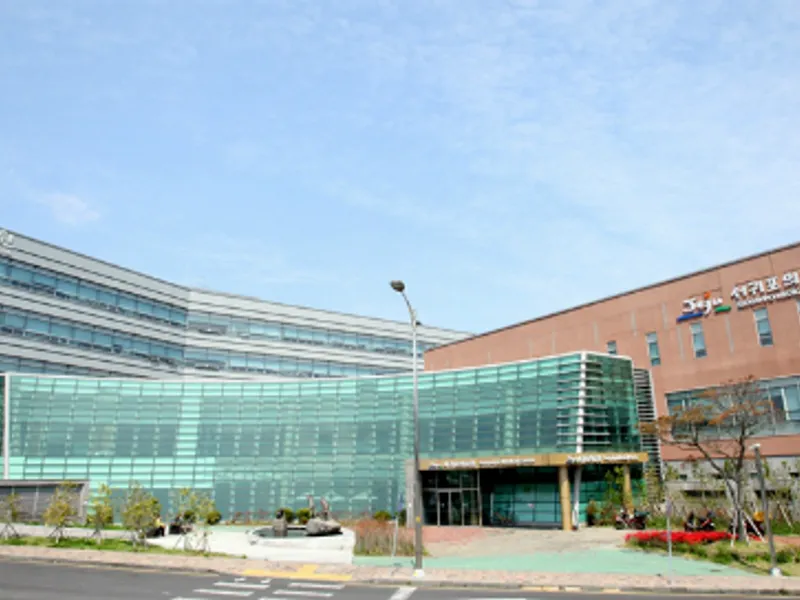 서귀포의료원장례식장 장례식장 외관 전경 및 주차장 상세 사진 1