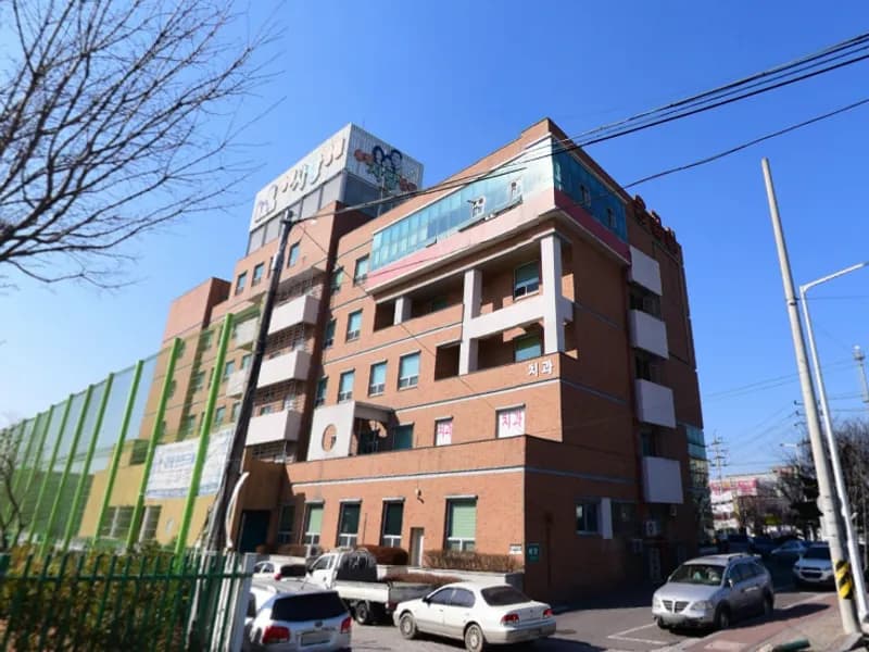 송정사랑병원장례식장 장례식장 외관 전경 및 주차장 상세 사진 1