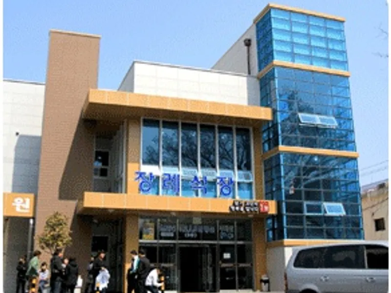 순천의료원장례식장 장례식장 외관 전경 및 주차장 상세 사진 1
