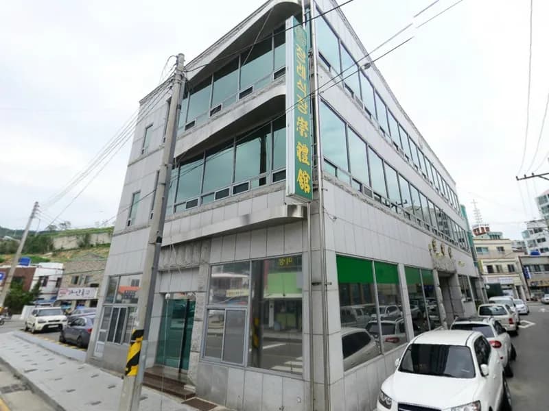 숭례관장례식장 장례식장 외관 전경 및 주차장 상세 사진 1