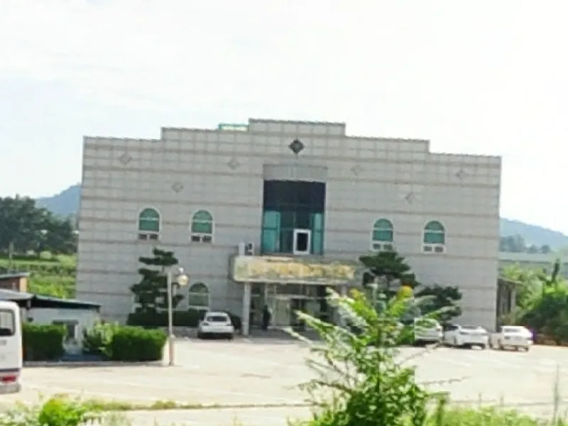 신태인장례식장 장례식장 외관 전경 및 주차장 상세 사진 1