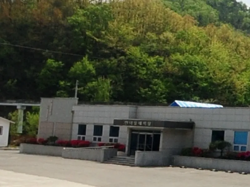 안덕장례식장 장례식장 외관 전경 및 주차장 상세 사진 1