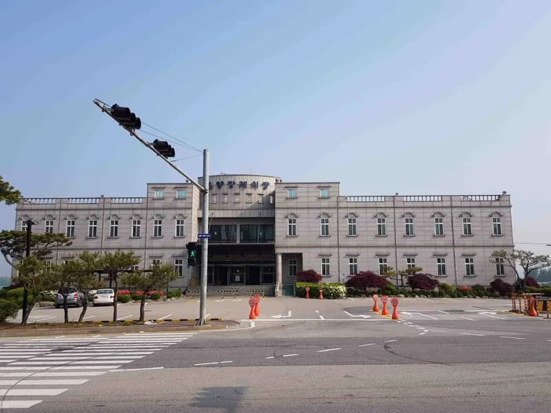 온양장례식장 장례식장 외관 전경 및 주차장 상세 사진 1