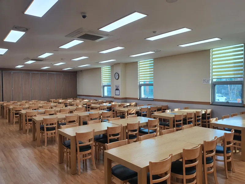 인천적십자병원장례식장 장례식장 외관 전경 및 주차장 상세 사진 1