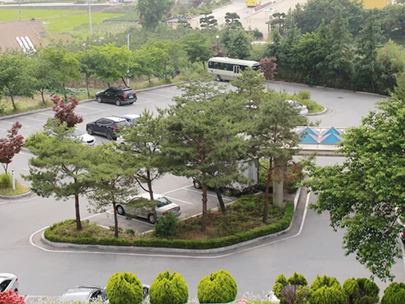 정읍아산병원장례식장 장례식장 외관 전경 및 주차장 상세 사진 1