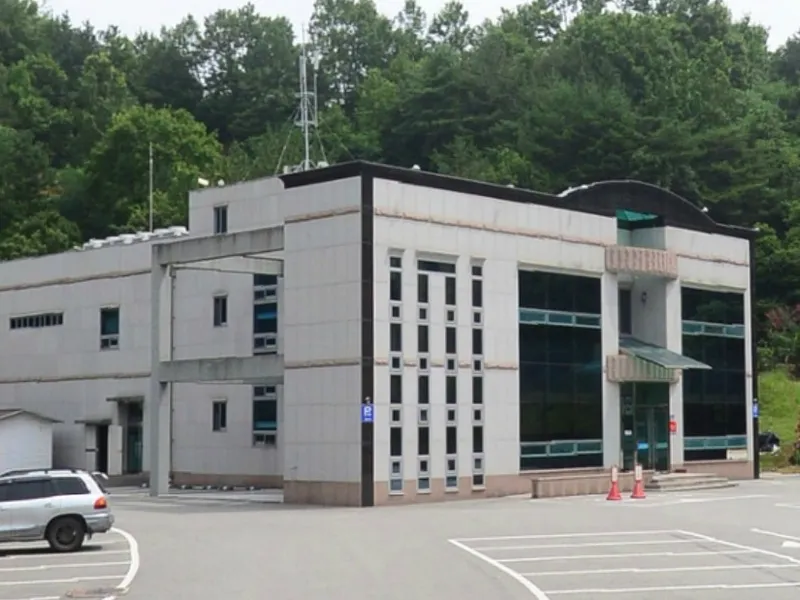 합천추모공원장례식장 장례식장 외관 전경 및 주차장 상세 사진 1