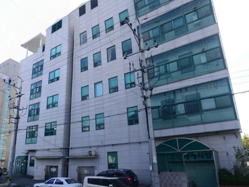 현대병원장례식장 장례식장 외관 전경 및 주차장 상세 사진 1