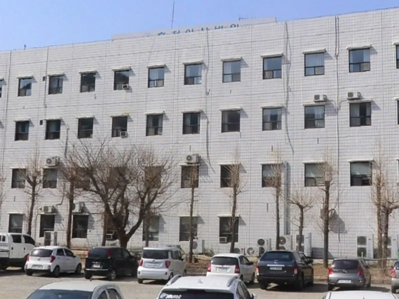 홍천아산병원장례식장 장례식장 외관 전경 및 주차장 상세 사진 1