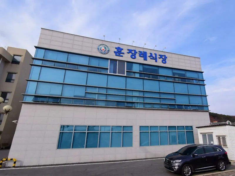 청양훈병원장례식장 장례식장 외관 전경 및 주차장 상세 사진 1