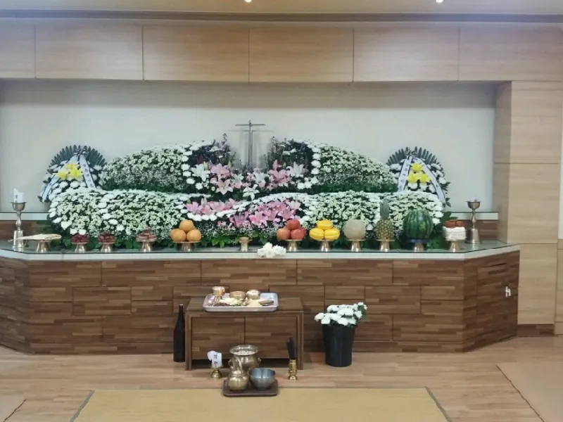 경산중앙병원장례식장 장례식장 외관 전경 및 주차장 상세 사진 1