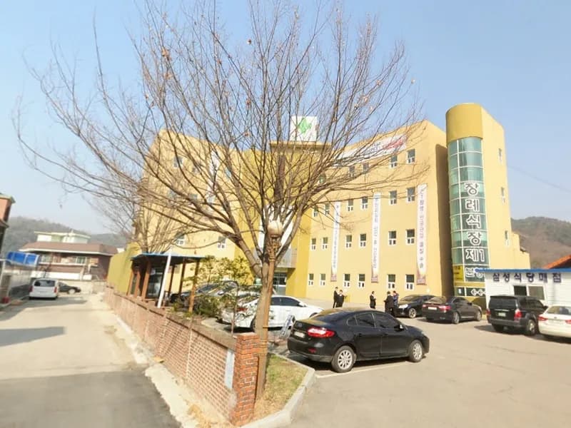 횡성삼성병원장례식장 장례식장 외관 전경 및 주차장 상세 사진 1