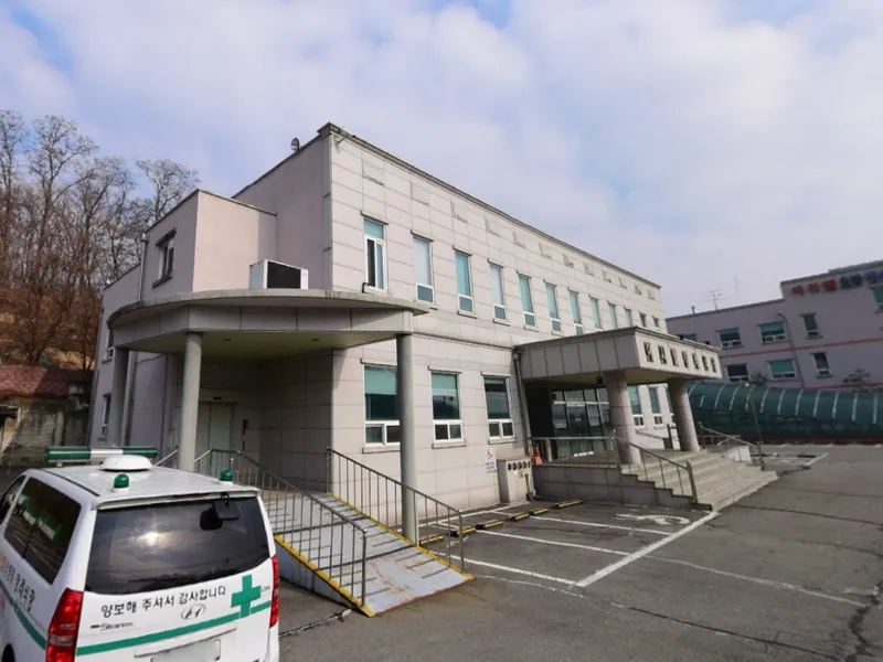 이담장례식장 장례식장 외관 전경 및 주차장 상세 사진 1