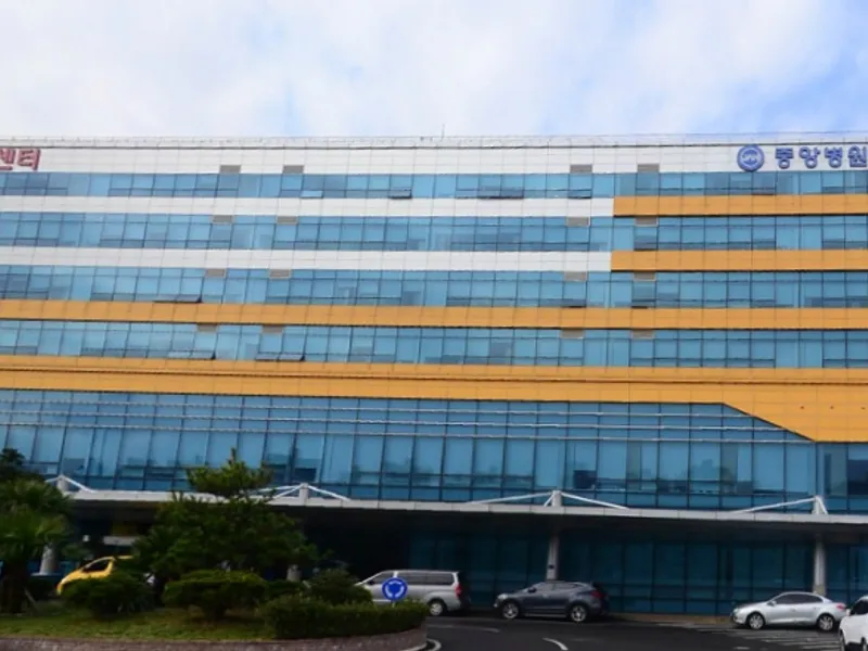 그랜드중앙장례식장 장례식장 외관 전경 및 주차장 상세 사진 1
