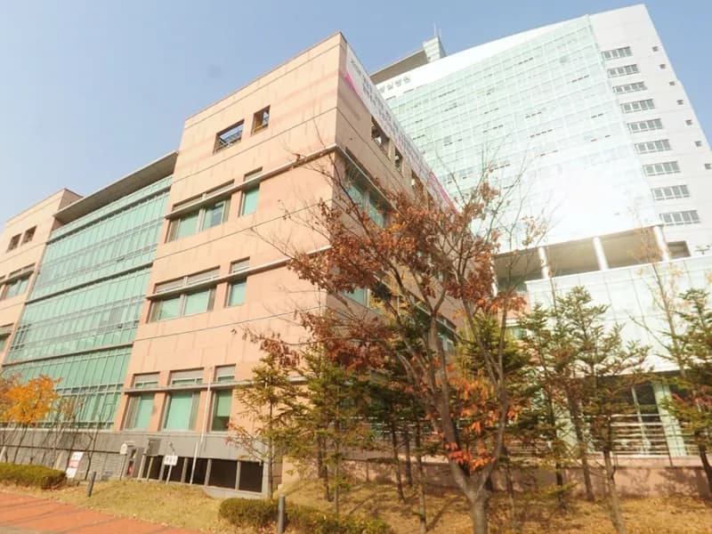 한림대동탄성심병원장례식장 장례식장 외관 전경 및 주차장 상세 사진 1