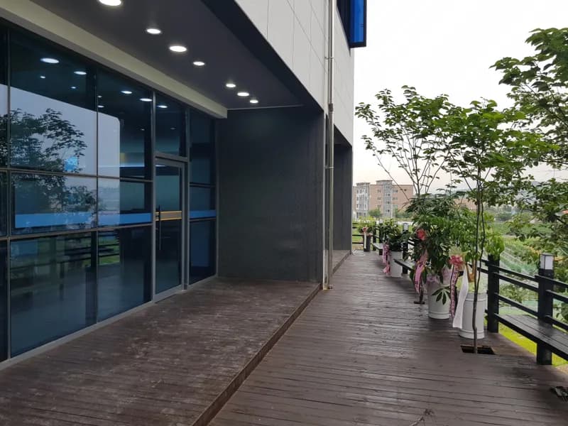 영천국화원전문장례식장 장례식장 외관 전경 및 주차장 상세 사진 1