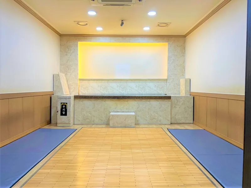 큰사랑요양병원장례식장 장례식장 외관 전경 및 주차장 상세 사진 1