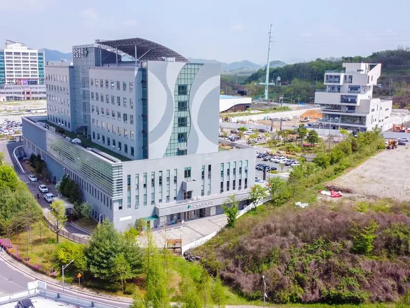 한일병원장례식장 장례식장 외관 전경 및 주차장 상세 사진 1