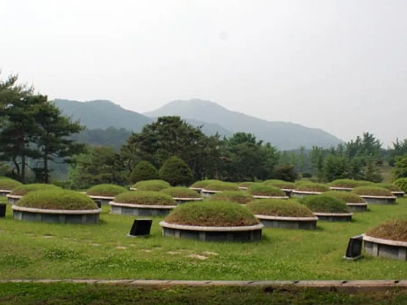 undefined 명당 용미리제2묘지 공원묘지 매장묘 및 가족묘 단지 전경 2