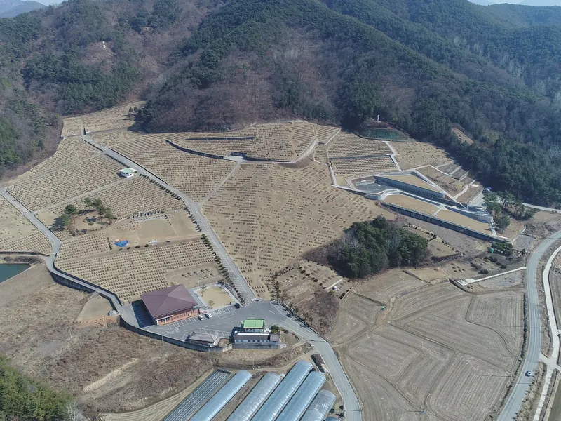 undefined 명당 (재)광주구천주교공원묘원 공원묘지 매장묘 및 가족묘 단지 전경 2