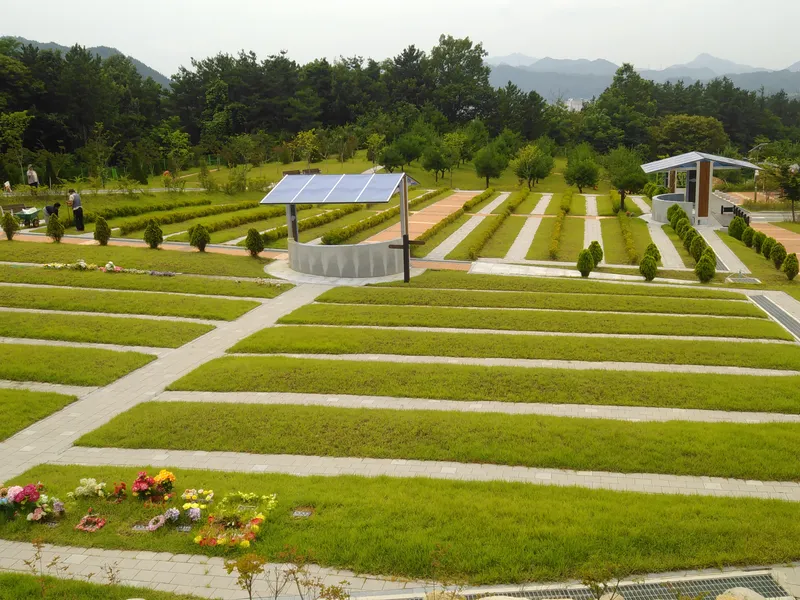 undefined 친환경 자연장지 무주추모의집 자연장지 수목장/잔디장 추모목 전경 2