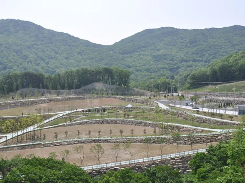 undefined 친환경 자연장지 울산하늘공원 자연장지 수목장/잔디장 추모목 전경 2