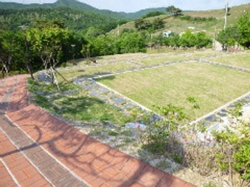 undefined 친환경 자연장지 충현공원 자연장지 수목장/잔디장 추모목 전경 3