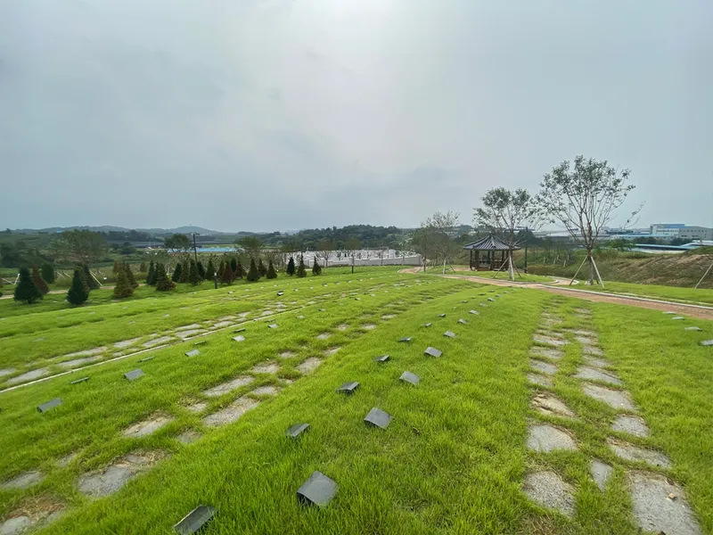 undefined 친환경 자연장지 안성시추모공원 자연장지 수목장/잔디장 추모목 전경 3