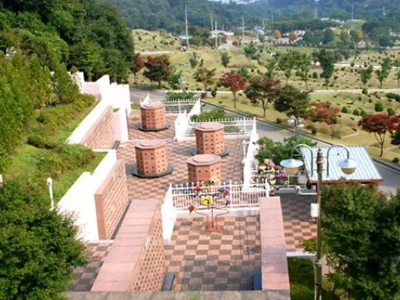 undefined 추모시설 용미리벽식추모의집 납골당(봉안당) 안치단 및 제례실 시설 사진 4
