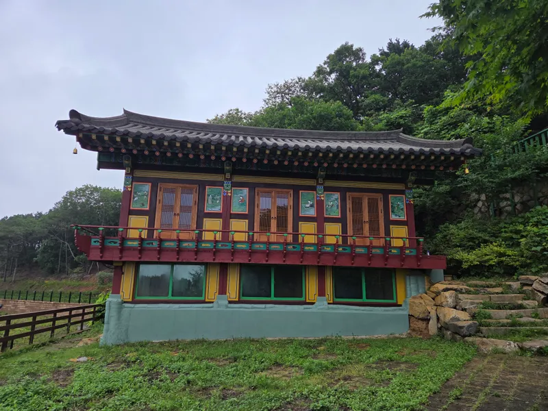 undefined 추모시설 연꽃피우는 행복도량 용문사 납골당(봉안당) 안치단 및 제례실 시설 사진 2